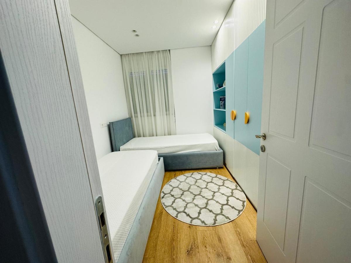 Madalin Seaside Apartment Vlore Luaran gambar